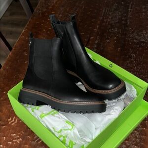 Black Chelsea Boots